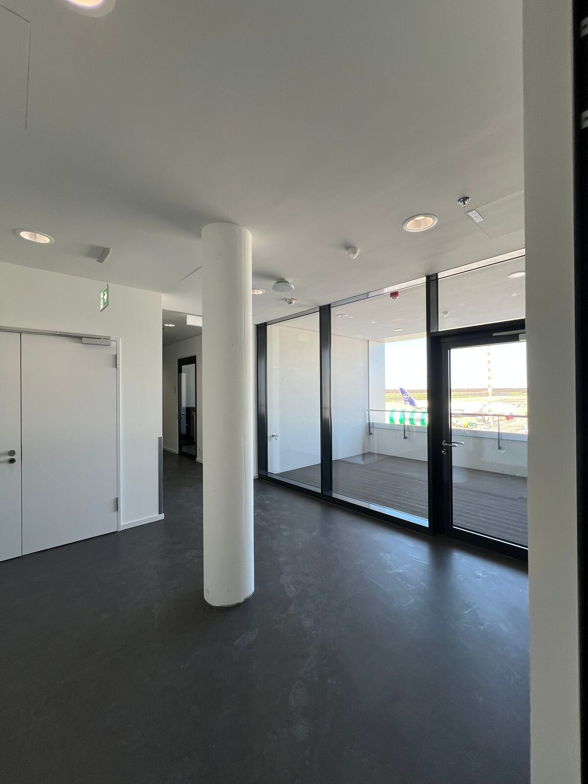 Feuerwache Flughafen Düsseldorf – Innenputz und Malerarbeiten Triaform GmbH